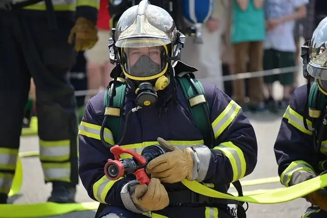fire-fighters-515776_640